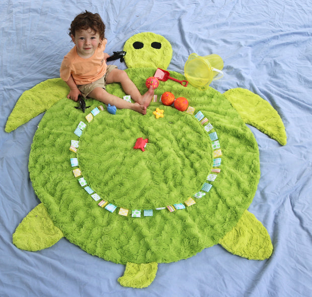 Fuzzie Dot Zonu - The Snuggly Minky Turtle Blanket